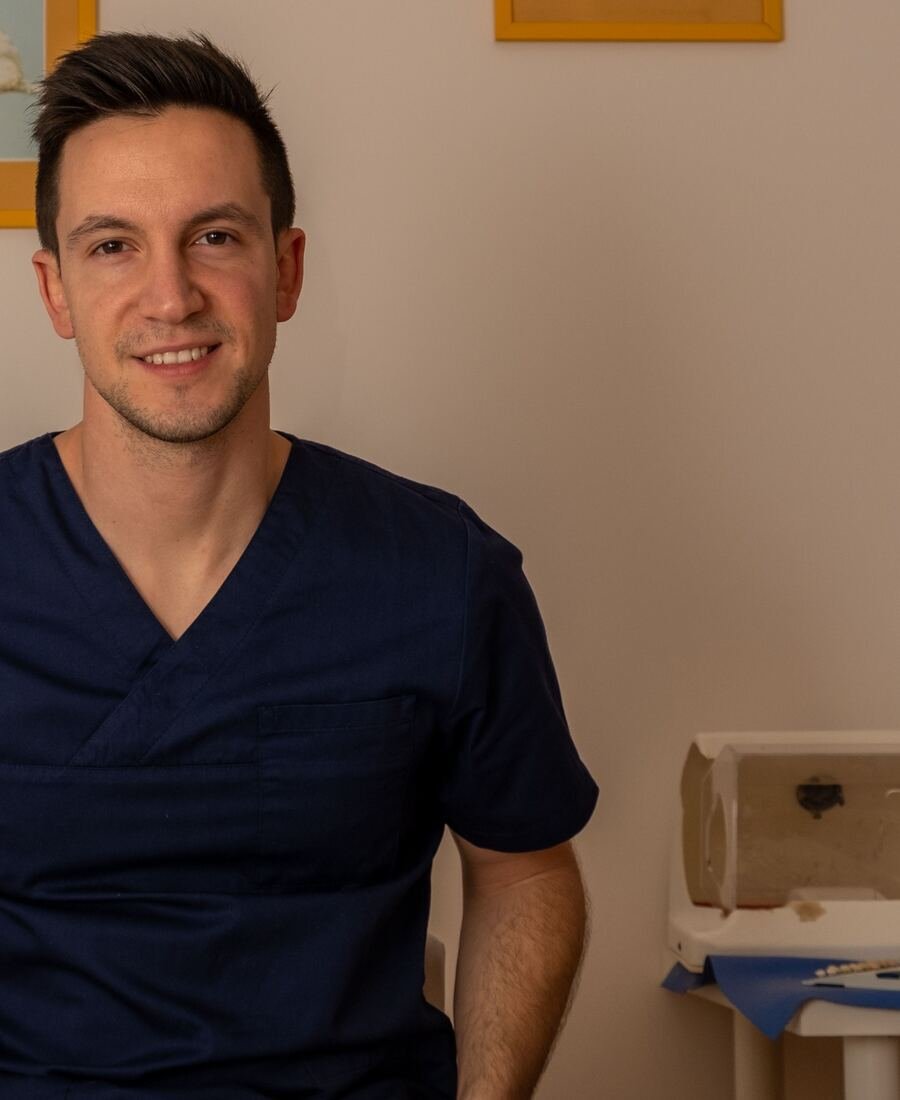 Dott. Francesco Tartari dentista Lucca — FT Centro Odontoiatrico